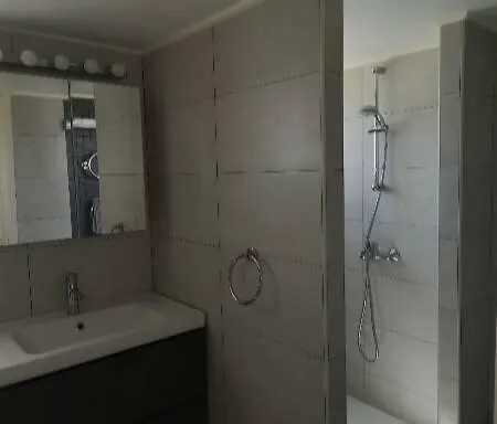 Malindi Beach 2 Bed - Pool Apartment *