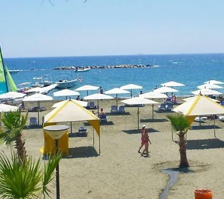 Malindi Beach 2 Bed - Pool * לימסול